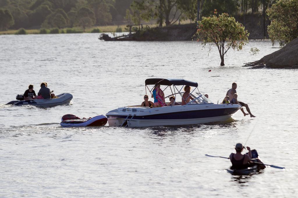 Nrma Lake Somerset Holiday Park Kilcoy Extérieur photo